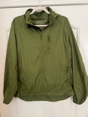 L.L. Bean Men’s Casco Bay Olive Green Windbreaker Lightweight Hooded Jacket NWOT